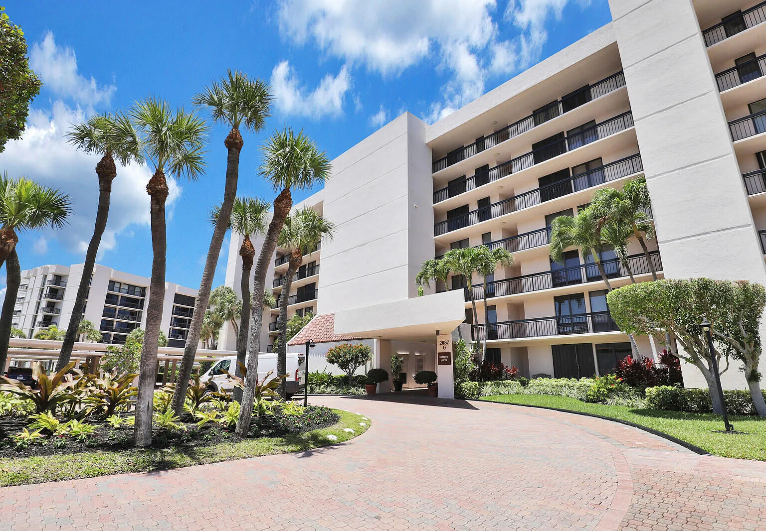 2 bed, 2.0 bath, 1020 sqft, $7,500 — Photo 4