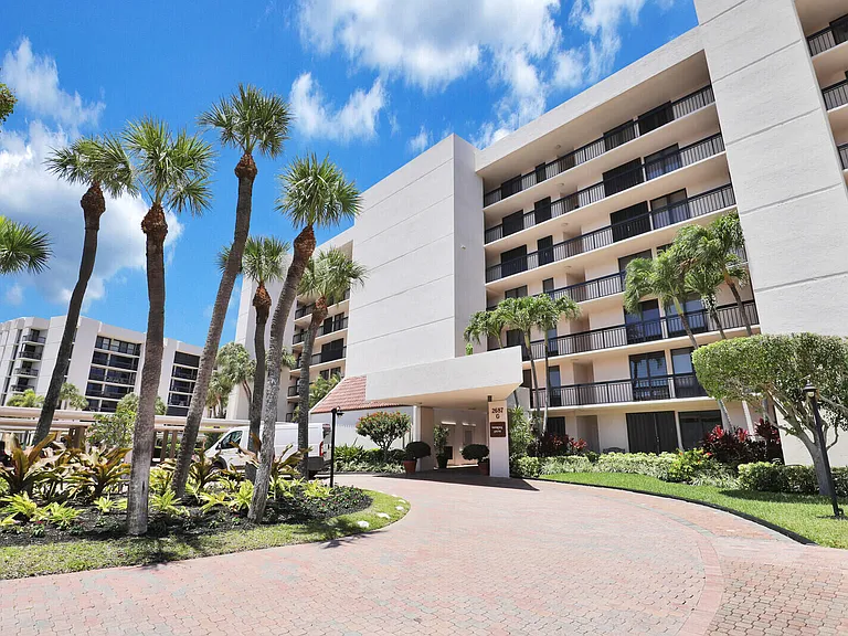 2687 N Ocean Blvd #G-305 — Photo 4