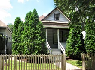 605 1/2 N State St, Champaign, IL 61820