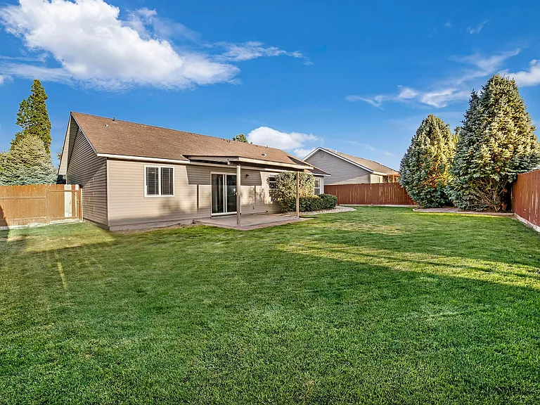 1258 Fiesta Way — Photo 21
