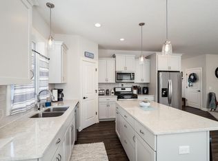 404 Grant Ave SE, Hutchinson, MN 55350