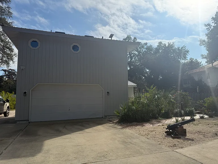 6209 Riverside Dr — Photo 50