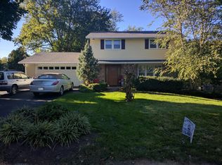 4147 Estates Dr, Center Valley, PA 18034
