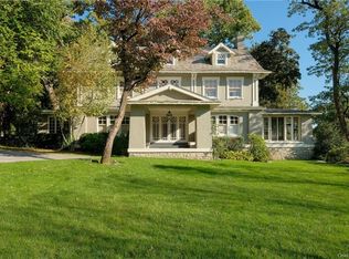 2 Governors Rd, Bronxville, NY 10708