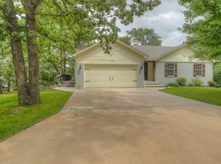 708 Bunker Ln, Carl Junction, MO 64834