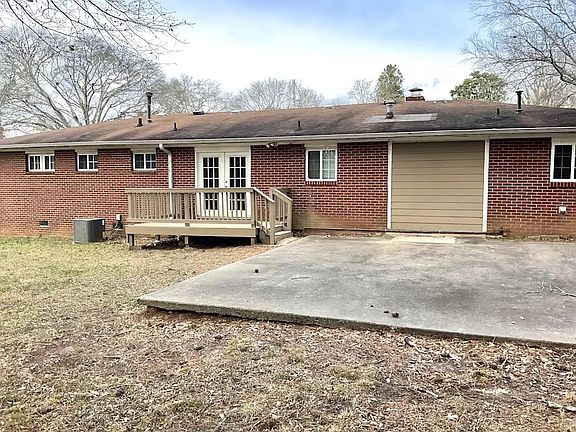 2nd image of 709 Birchwood Ln SW