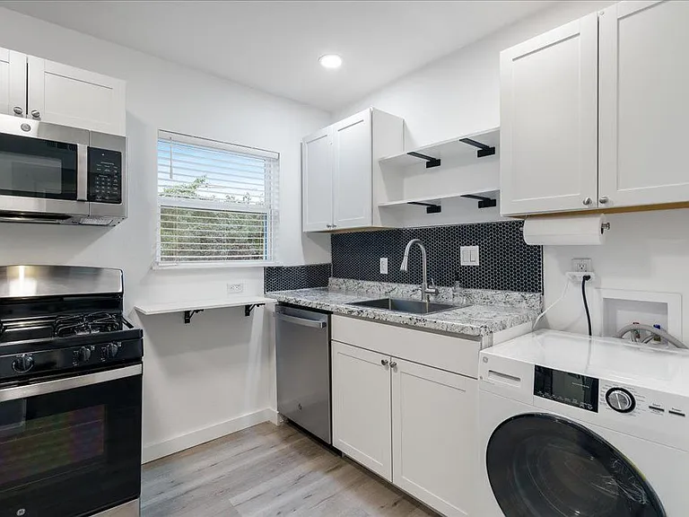 713 Hunter Dr #713 — Photo 4