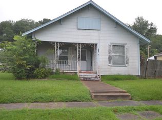 318 W McNeil St, Magnolia, AR 71753