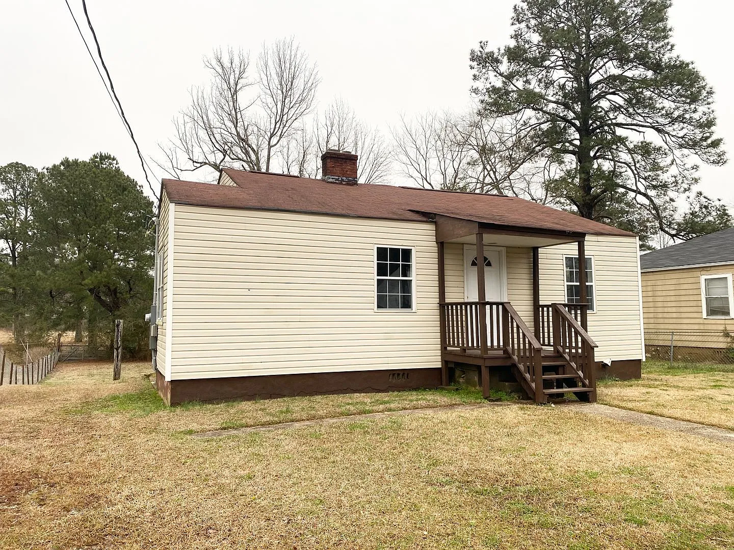 83 Pelham Heights **Move In Special** — Photo 1