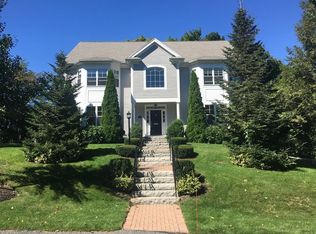 19 Saunders Ter, Wellesley, MA 02481