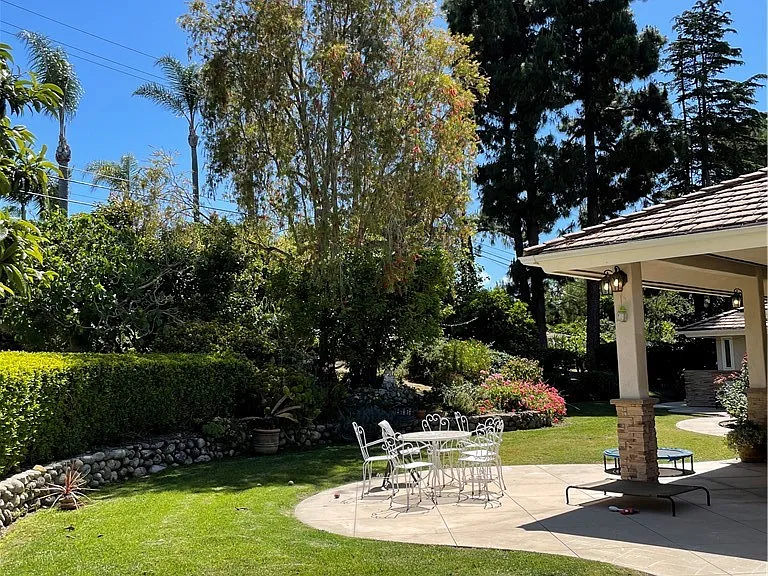 6 Singletree Ln — Photo 6