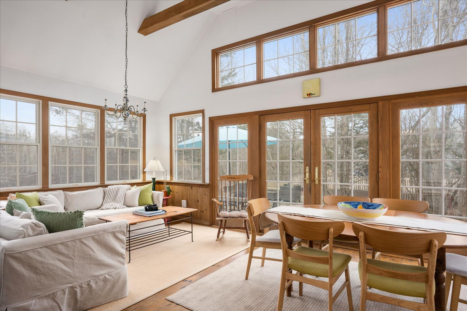  Vaulted great room with office area