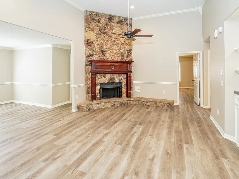 17311 Modbury St — Photo 3