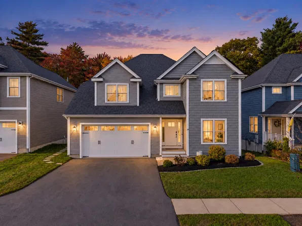 24 Douglas St, Weymouth, MA 02190