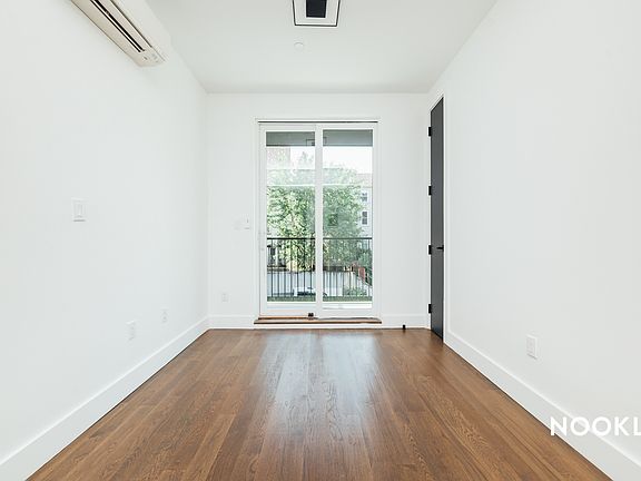 4th image of 117 Clifton Pl #2G