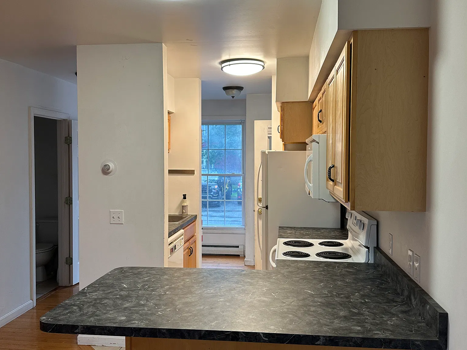 3 bed, 1.5 bath, 1200 sqft, $2,700 — Photo 4