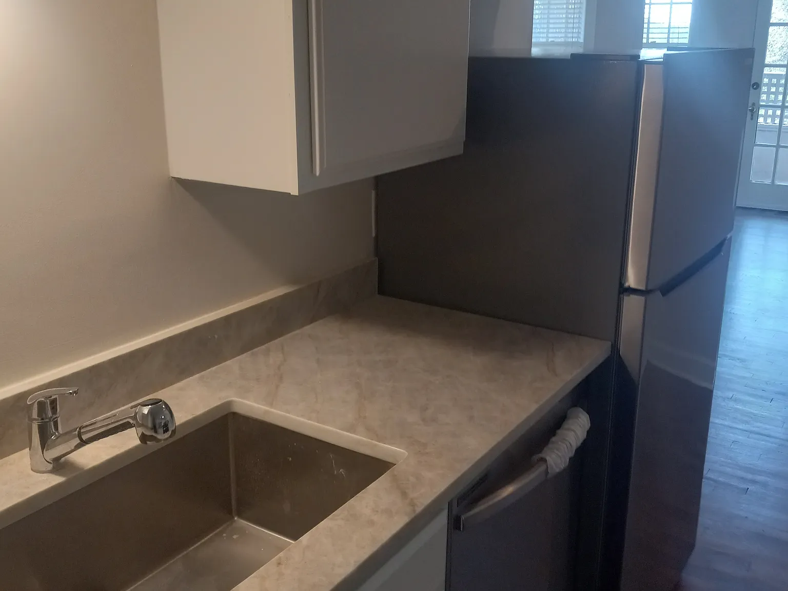 1 bed, 855 sqft, $1,450 — Photo 2