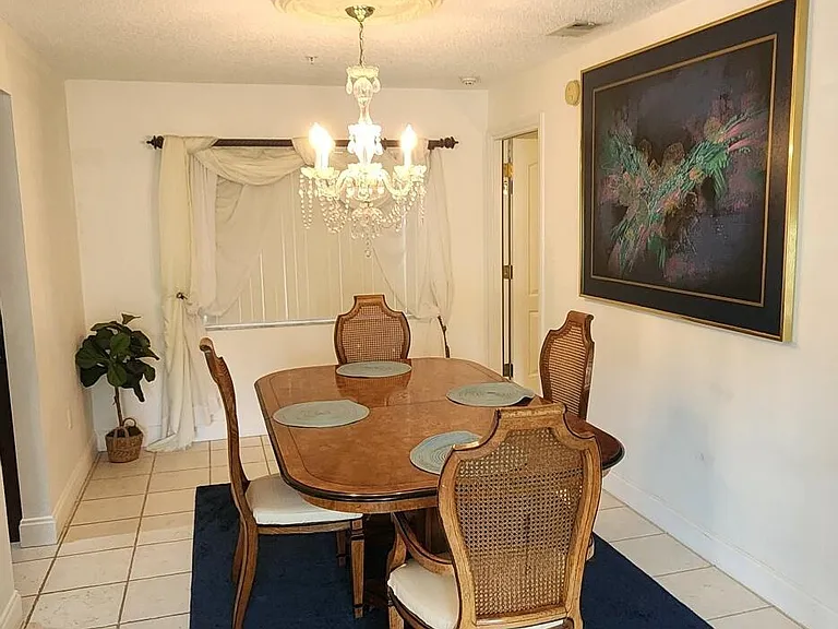 610 Palm Dr — Photo 6