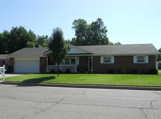 1320 N Westlink Ave, Wichita, KS 67212