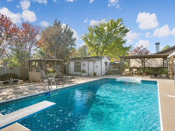 5710 Woodhollow Dr, Arlington, TX 76016