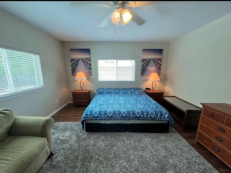 230 N Houston St — Photo 4