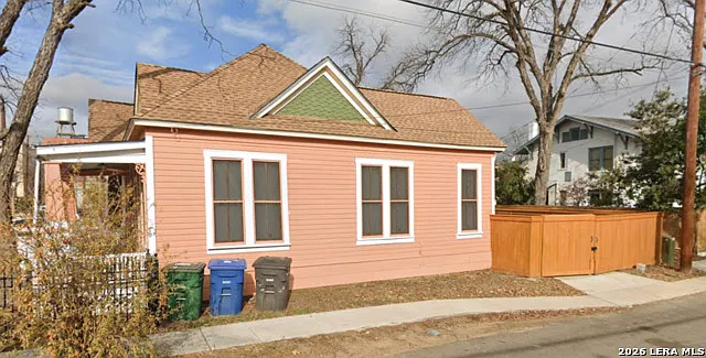 3 bed, 2.0 bath, 1174 sqft, $2,000 — Photo 4