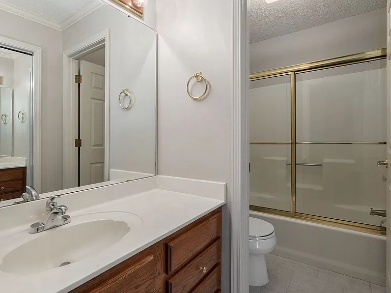 4035 S Parkcrest Ave — Photo 26