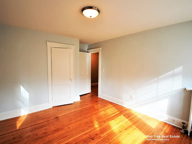 51 Leamington Rd #2 — Photo 8