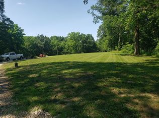 9234 Niehaus Rd, New Douglas, IL 62074