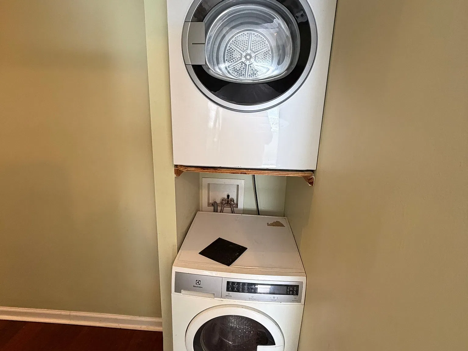 3 bed, 1000 sqft, $1,900 — Photo 3