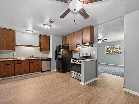 4th image of 1627 Gerry Ct