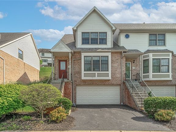 2nd image of 110 Woodcrest Dr
