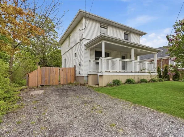 5292 Bridge St, Niagara Falls, ON L2E 2T3