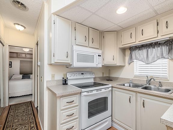 2nd image of 284 Plantation Dr #284