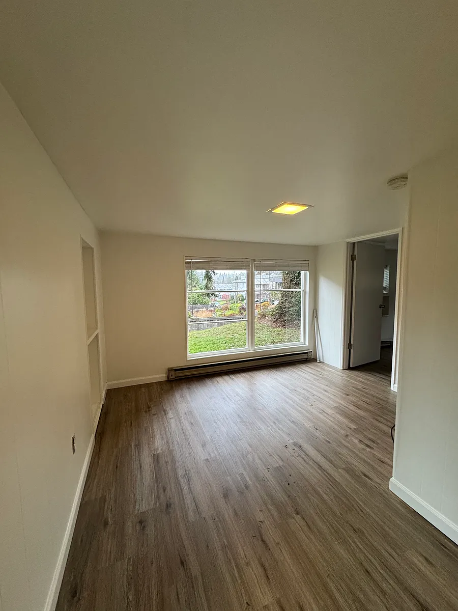 Light-filled entry and living room - 10335 NE 189th St #B