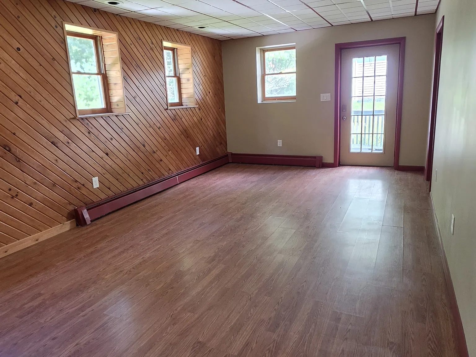 4 bed, 1.5 bath, 2160 sqft, $2,500 — Photo 4