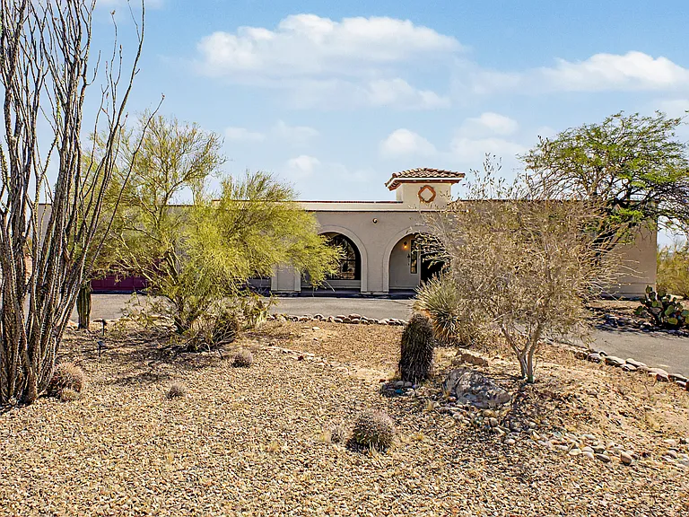 4650 N Paseo De Los Cerritos — Photo 4
