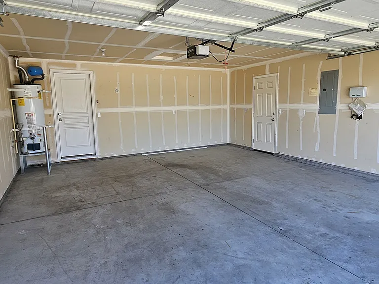 6114 Ochoco Ln — Photo 18