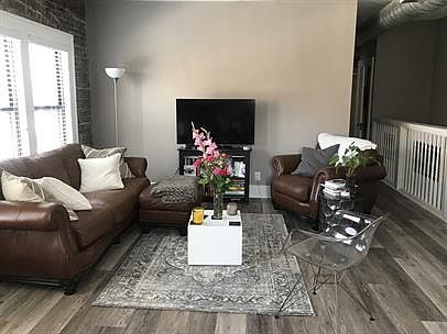 3rd image of 3800 Woodbine Ave APT 2