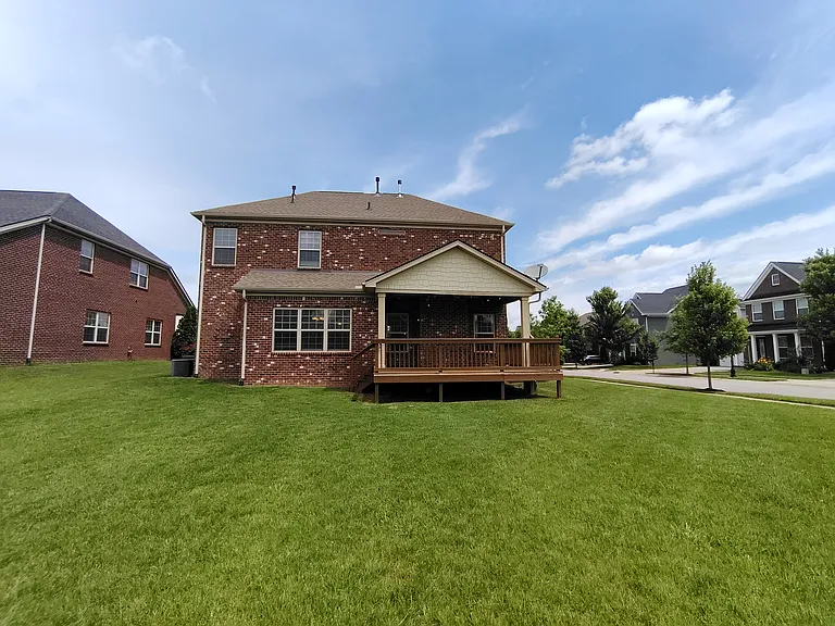 5001 Laughing Brook Ln — Photo 21