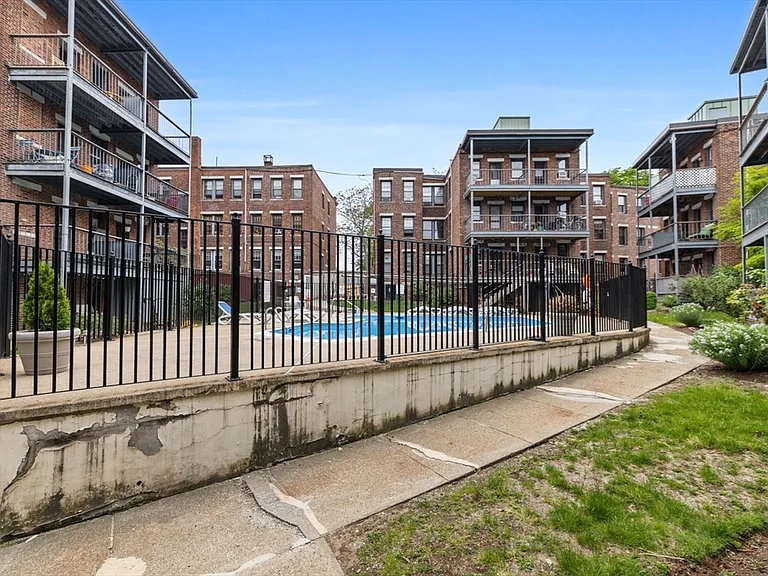 100 Lanark Rd #4 — Photo 9