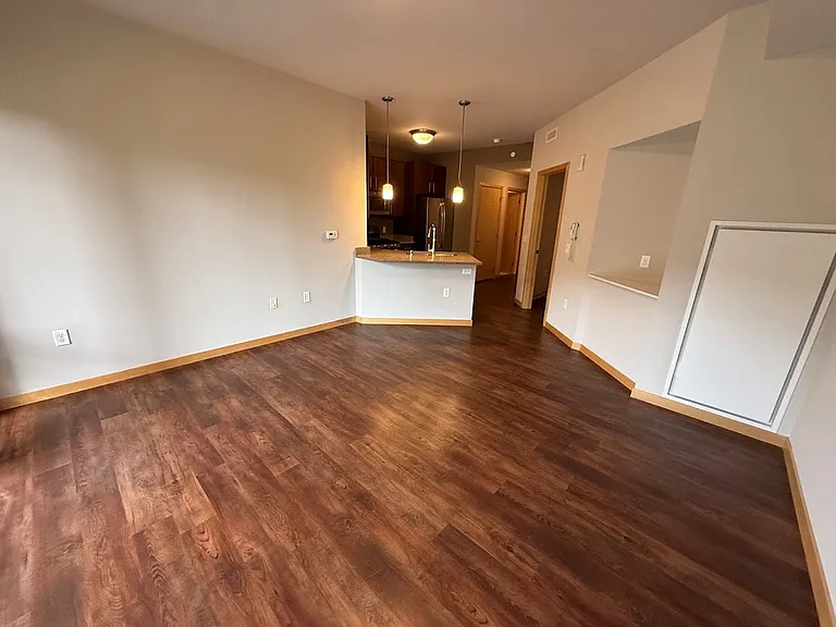Venture Luxury High Rise — Photo 23