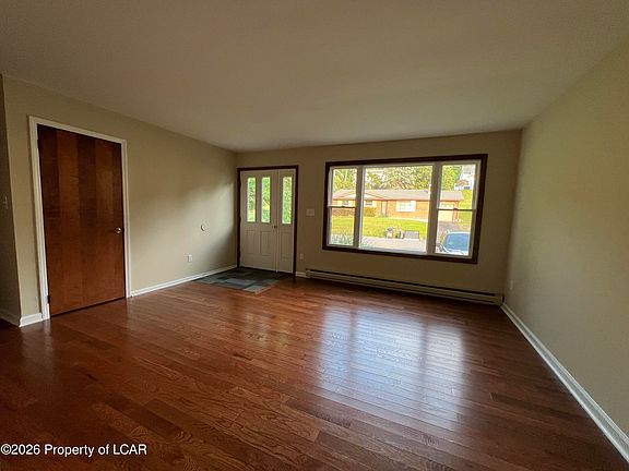 5th image of 320 Highland Ave