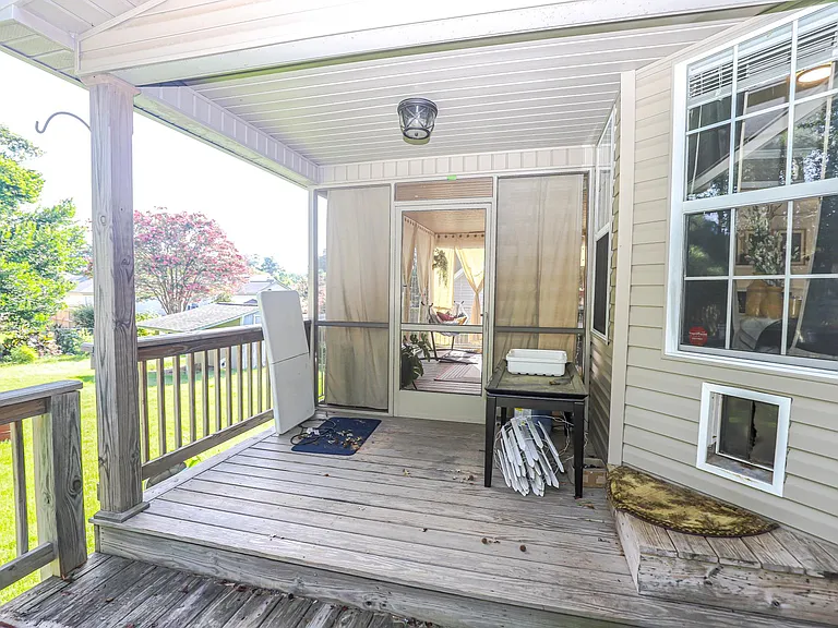 3007 Saint James Pl — Photo 26