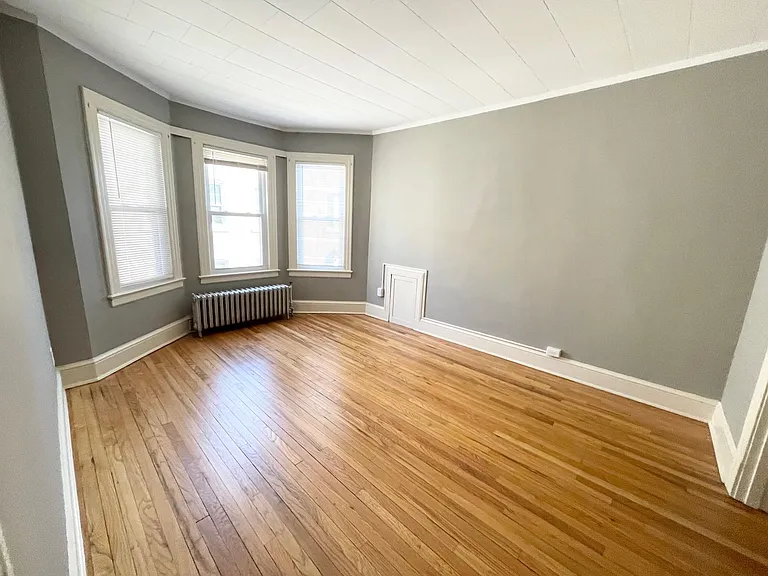 704 Farmington Ave #C3 — Photo 1