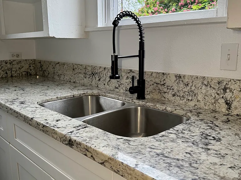 813 Fargo St #2 — Photo 8