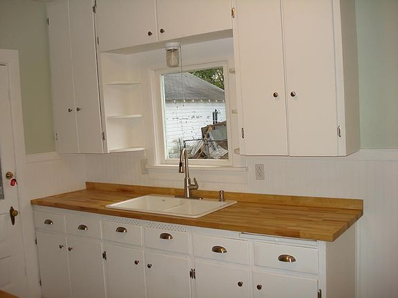 4th image of 285 Belmont St