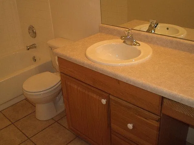 210 Glengarry Dr #2 — Photo 6