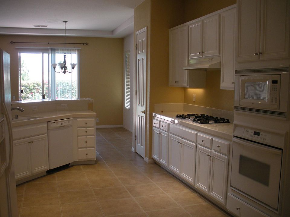 1st image of 43832 Bordeaux Dr