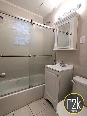 Rented by Realty 2000 Corp | media 25